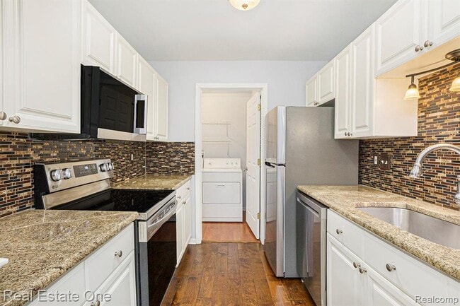 Building Photo - 44882 Marigold Dr