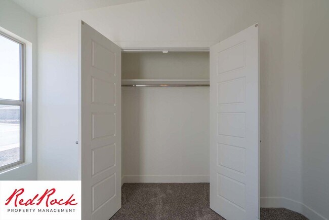 Building Photo - Incredible 3 Bedroom, 2 Bathroom Property ...