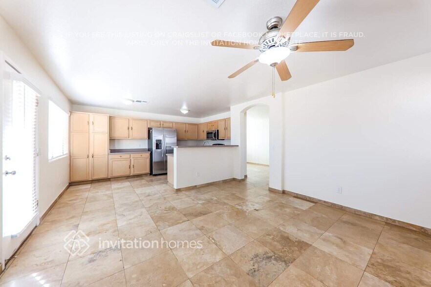 Building Photo - 7111 N 77th Dr