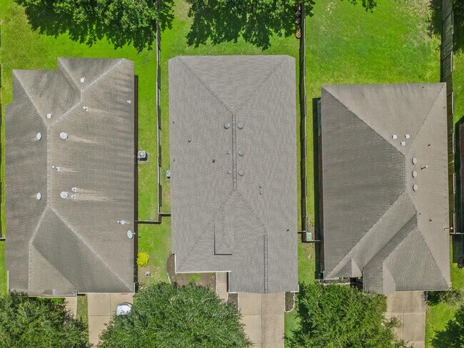 Building Photo - 23219 Dewflower Dr