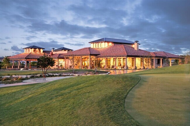 Building Photo - 211 Jack Nicklaus Dr