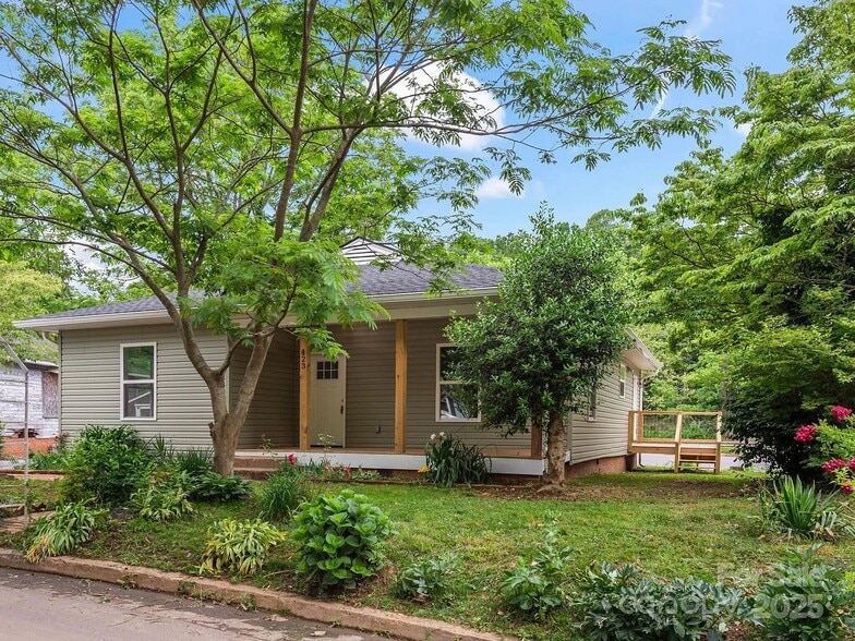 Building Photo - 123 Edwards Ave