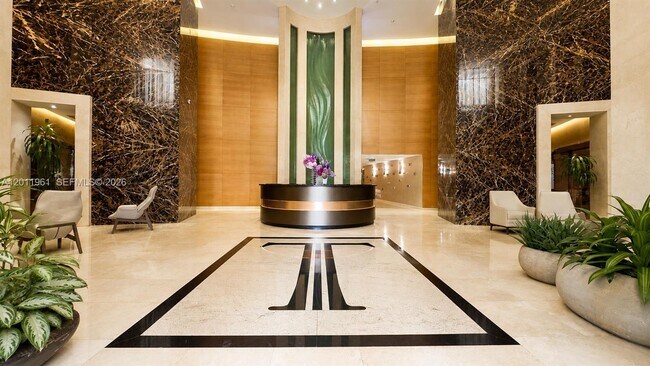 Building Photo - 15901 Collins Ave