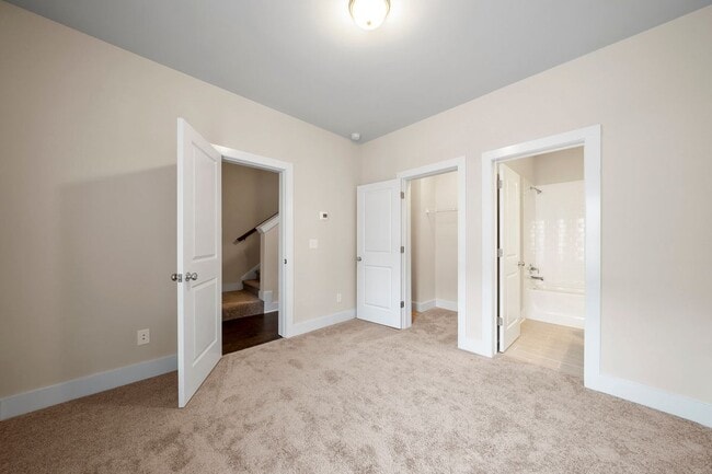 Building Photo - 3761 Oxford Cir