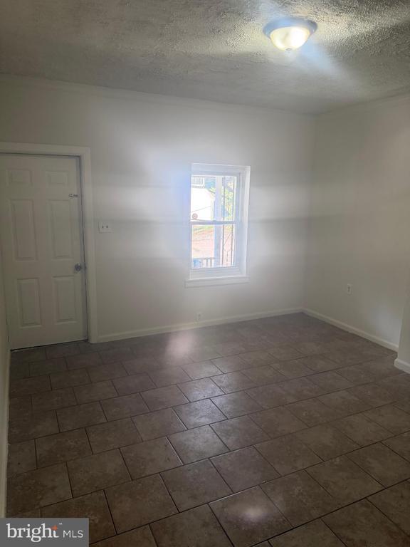 Building Photo - 802 Fairbanks Ave