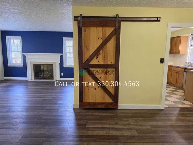 Building Photo - 1040 Stuart St NW