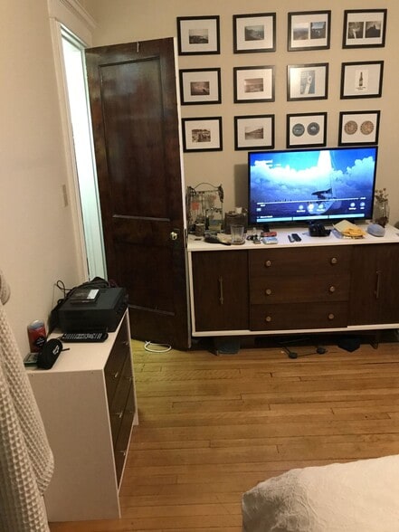 Building Photo - 12 Farrington Ave