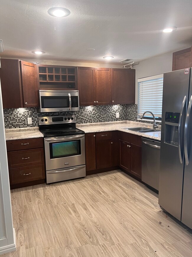 Building Photo - South Weber