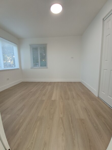 Building Photo - 15459 Hayes Ln