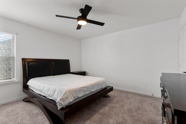 Building Photo - Spacious New-Build in Vibrant Community Mo...