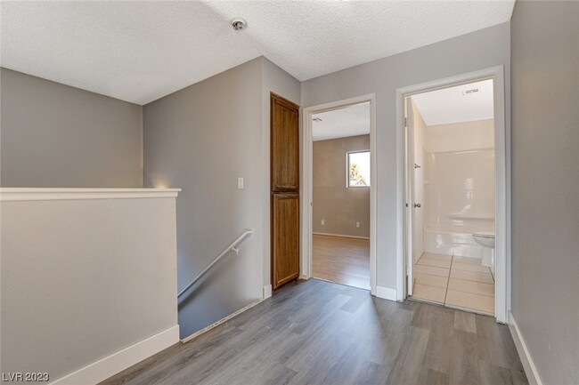 Building Photo - 3928 N Cobble Creek Ct