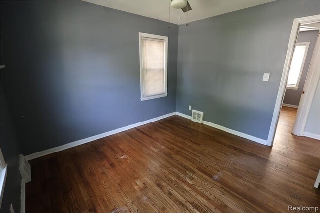 Building Photo - 27226 Lawnwood St