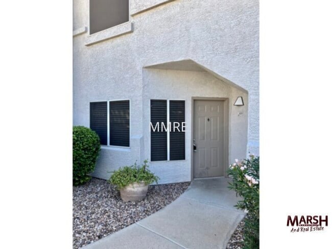 Primary Photo - Beautiful 2 bedroom condo with 1 car garag...