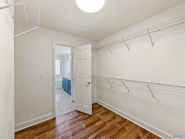 Building Photo - 93 Manor House Dr
