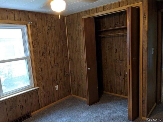 Building Photo - 7275 Cherokee St