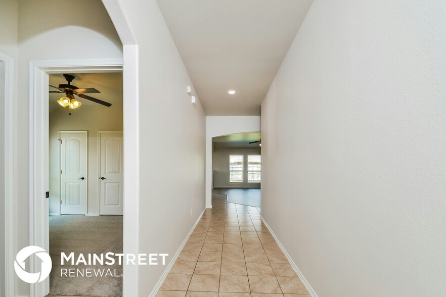 Building Photo - 2008 Lake Harvest Cir