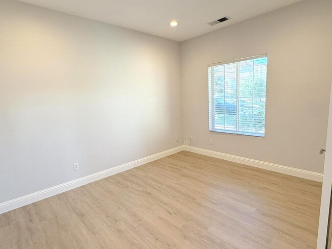 Building Photo - Beautifully Remodeled Modern Home In Wests...