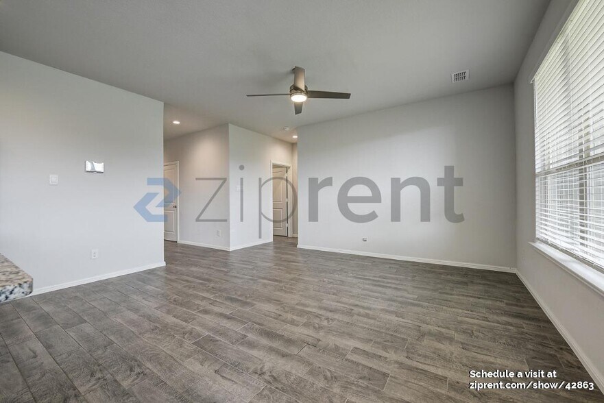 Building Photo - 9720 Fallston Dr