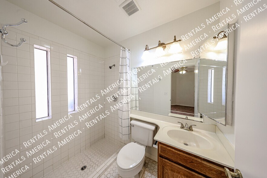 Building Photo - 3301 E Wescott Dr