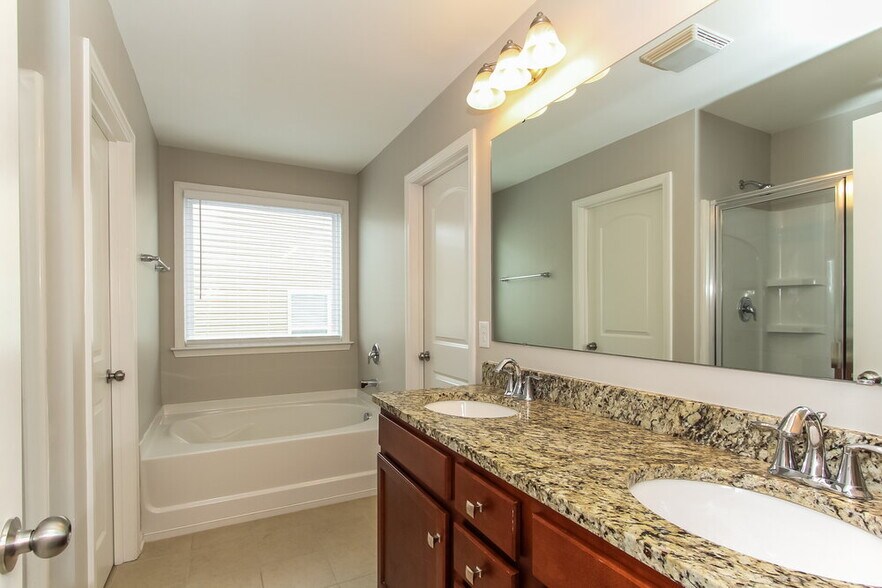Building Photo - 10305 Snowbell Ct