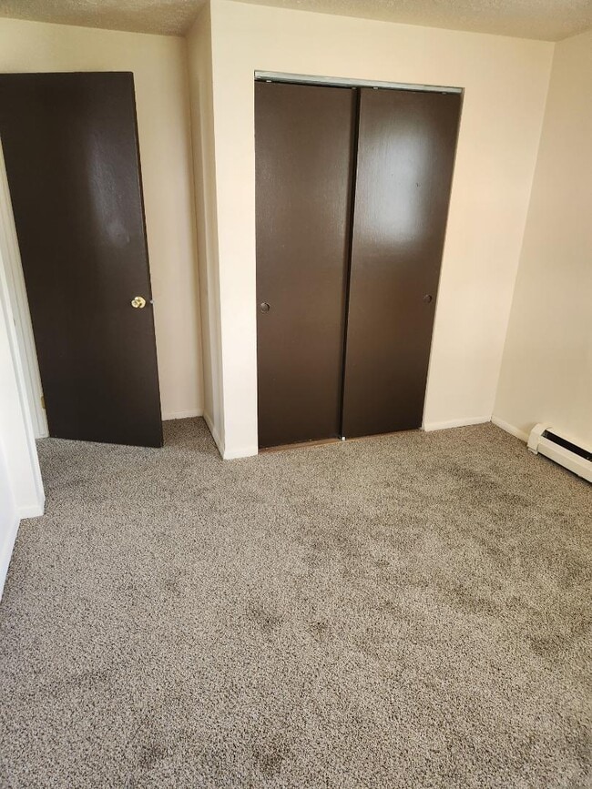 Building Photo - 793 E High St