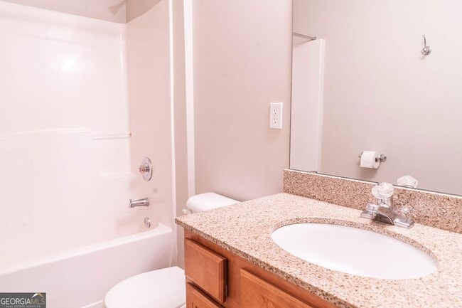 Building Photo - 2046 Barberry Dr