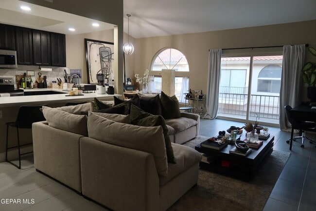 Building Photo - 4614 N Stanton St