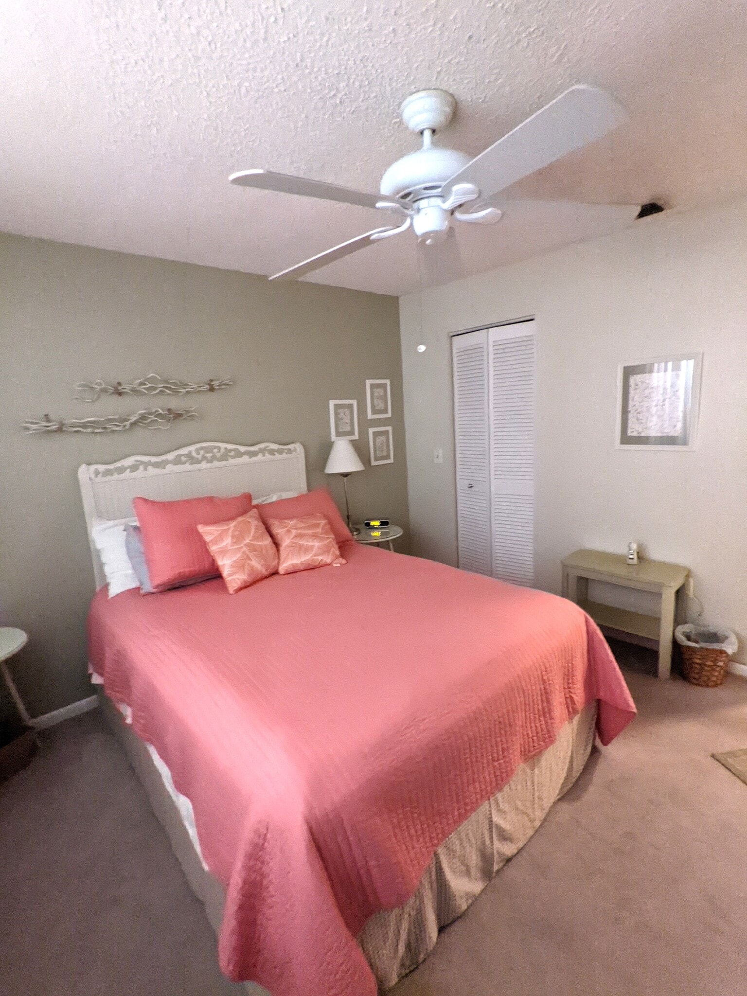 Second bedroom - 100 Grand Blvd