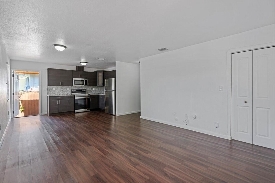 Building Photo - 323 NW 97th St