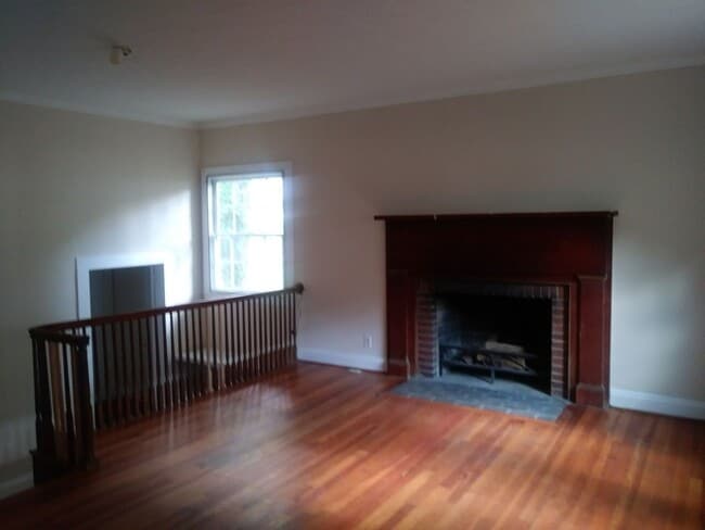 Building Photo - Chapel Hill / 5BR House on Cottage Ln AVAI...