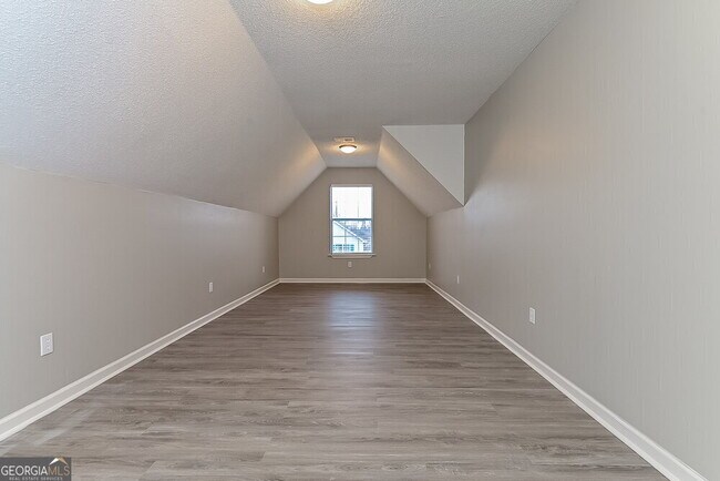 Building Photo - 1205 Redbud Ct