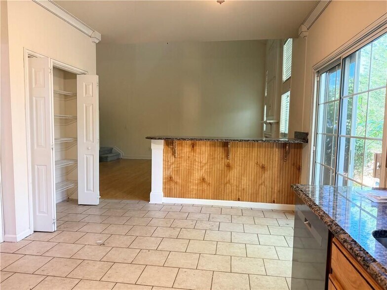Building Photo - 6460 Whirlaway Dr