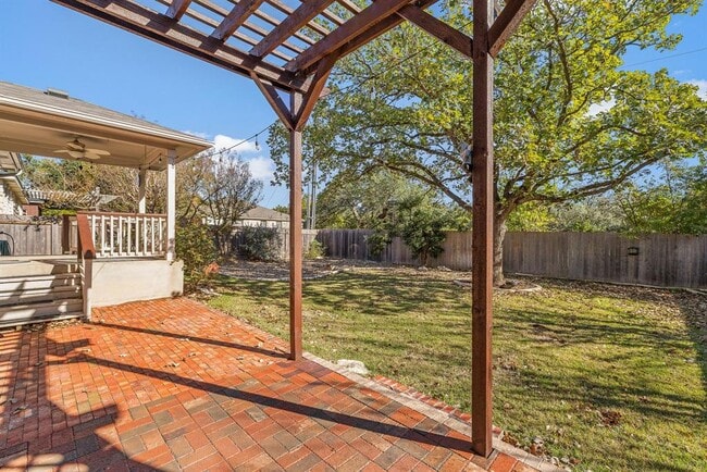 Building Photo - 3219 Arroyo Bluff Ln