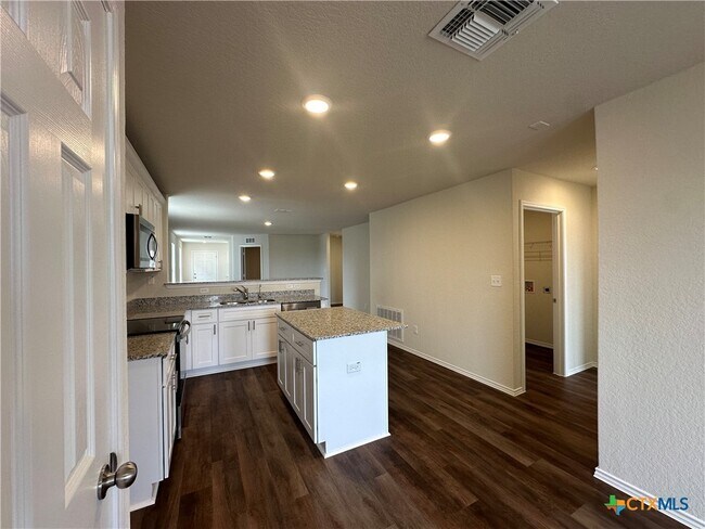 Building Photo - 537 Autumn Blaze