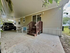 Building Photo - 47 Valley Dr
