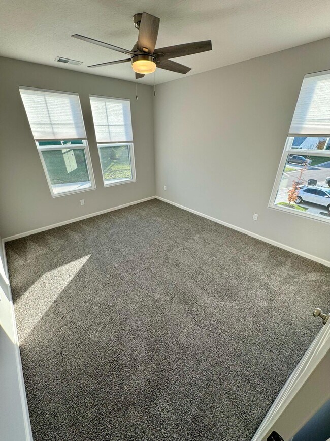 Building Photo - 636 Morven Park Dr