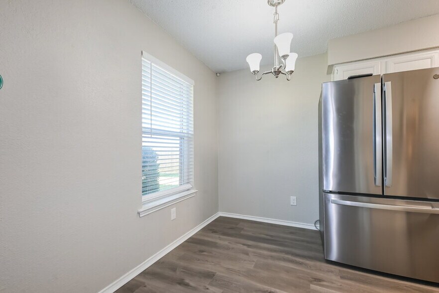 Building Photo - 1101 Twin Cedar Ct