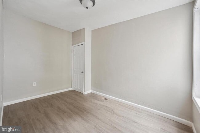 Building Photo - 1703 N Lambert St