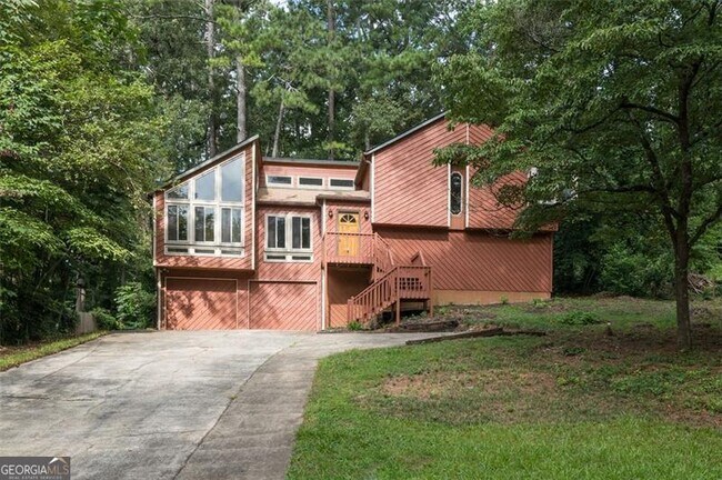 Primary Photo - 4535 Kings Crossing Dr NE