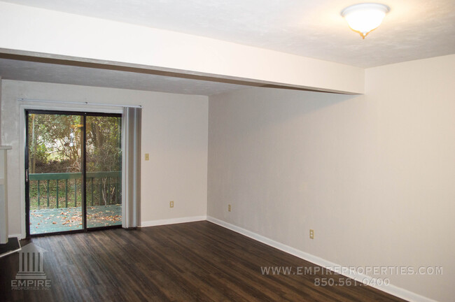 Building Photo - Townhome off Meridian Road With Fireplace!