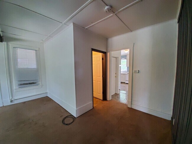 Building Photo - 2512 Walnut St