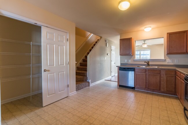 Building Photo - 303 Caldwell Loop