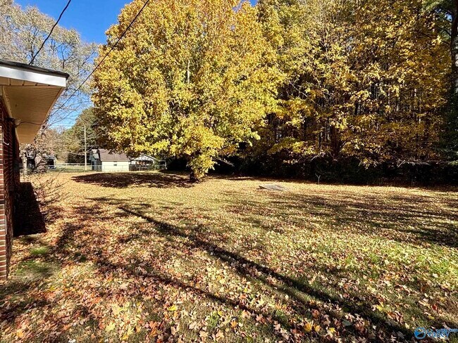 Building Photo - 17456 Lucas Ferry Rd