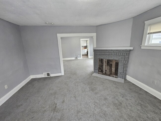 Building Photo - 10602 Earle Ave