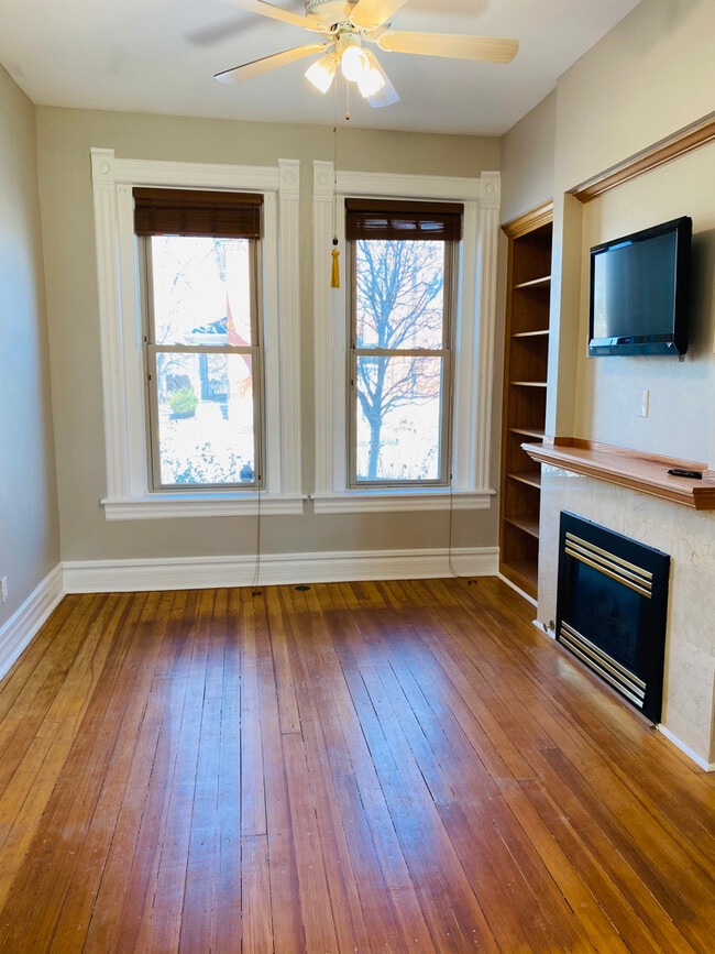 Building Photo - 910 E 20th Ave