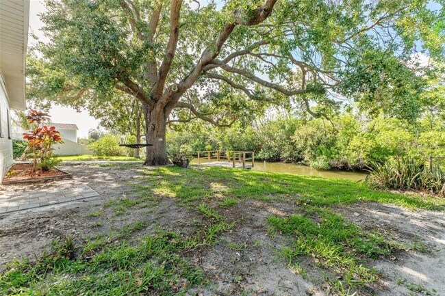 Building Photo - 8703 Driftwood Dr
