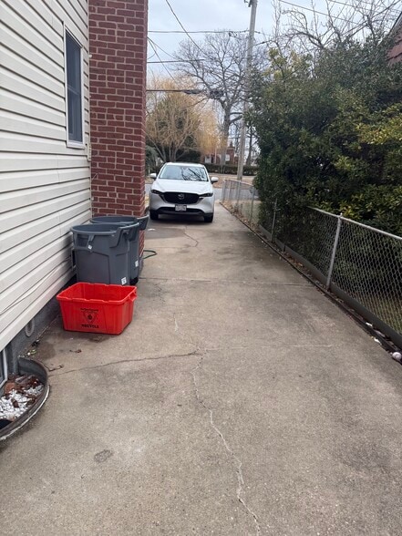 Building Photo - 284 Semton Blvd