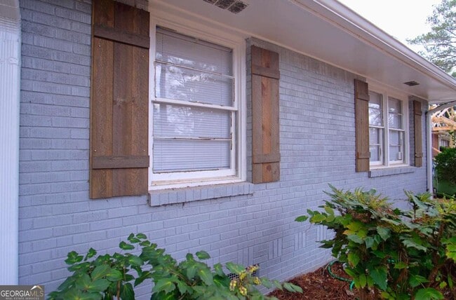 Building Photo - 1977 Dodson Dr SW