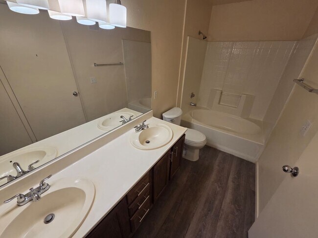 Building Photo - 2 Bed / 2 Bath Condo Rental with In-Unit Laundry & Community Pool