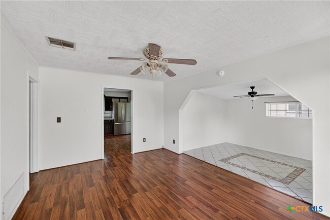 Building Photo - 14 Steele St